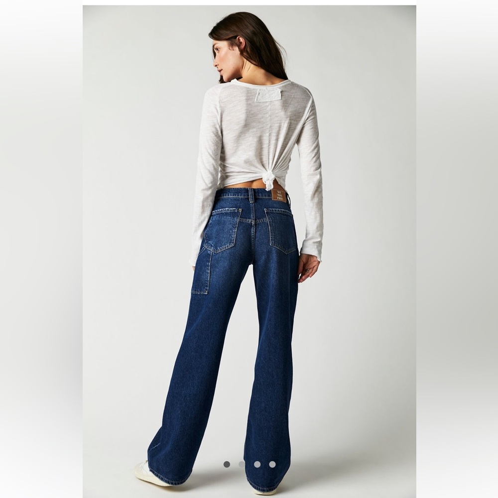 Free people Tinsley jeans in “dark romance” blue - size 24 never worn